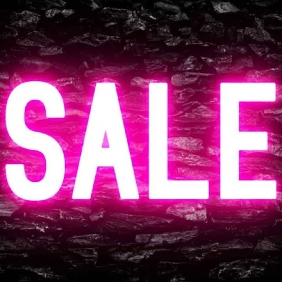 Neiman Marcus Jewelry - Rare gorgeous handmade jewelry earrings similar to modern streetwear -   NWT ❤️